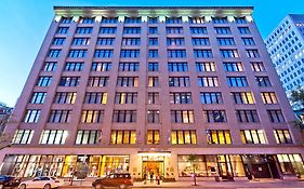 Le Square Phillips Hotel And Suites Montreal
